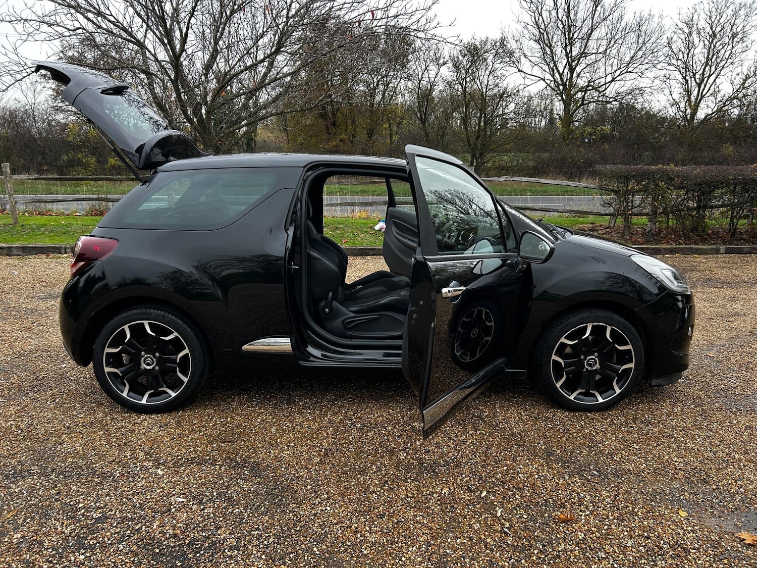 Used Citroen DS3 2015 for sale - 76512683: Photo 32
