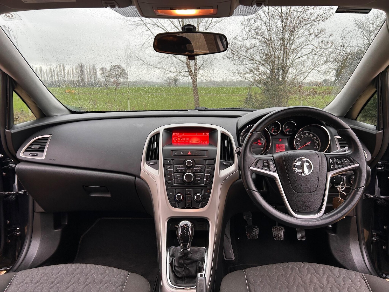 Used Vauxhall Astra 2013 for sale - 77041014: Photo 2