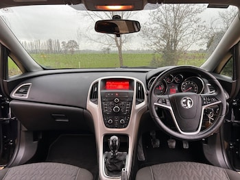 Used Vauxhall Astra 2013 for sale - 77041014: Photo