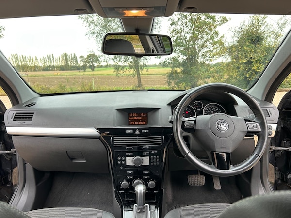 Used Vauxhall Astra 2008 for sale - 76251259: Photo 2