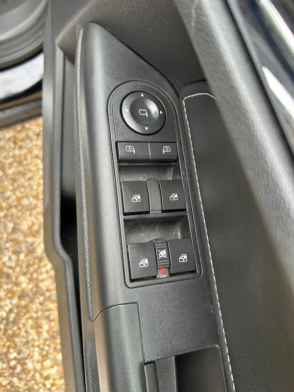 Used Vauxhall Astra 2008 for sale - 76251259: Photo 39