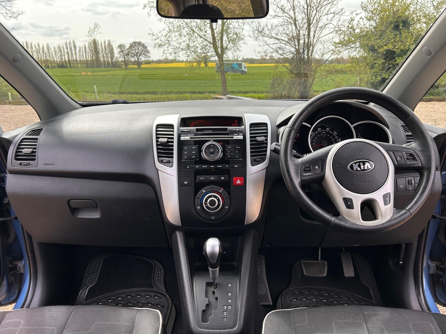 Used Kia Venga 2012 for sale - 78204389: Photo 2