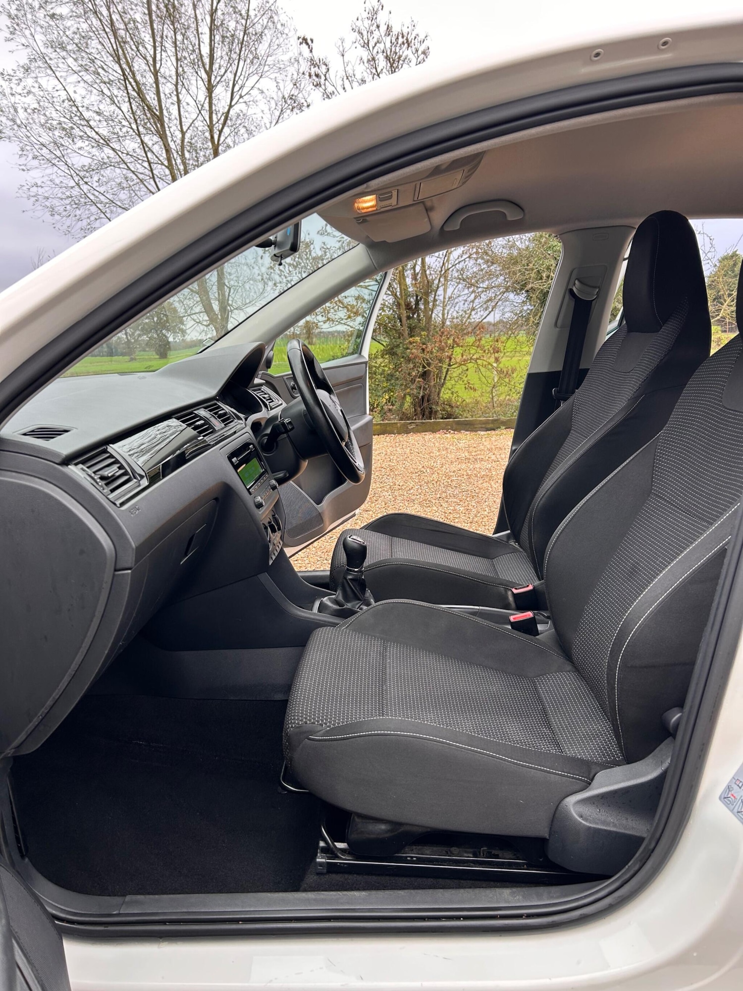 Used Skoda Rapid 2014 for sale - 76727533: Photo 3