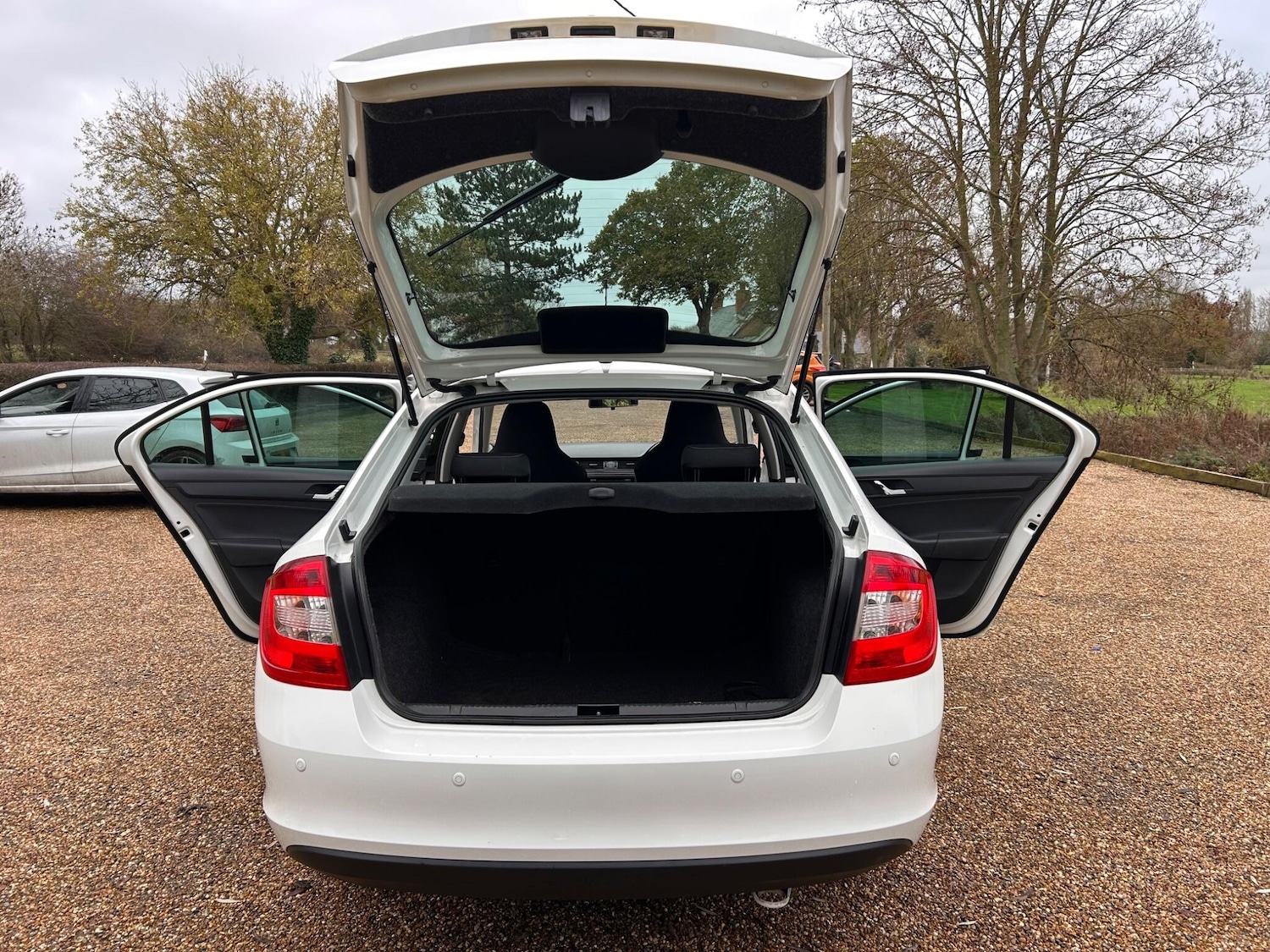 Used Skoda Rapid 2014 for sale - 76727533: Photo 30