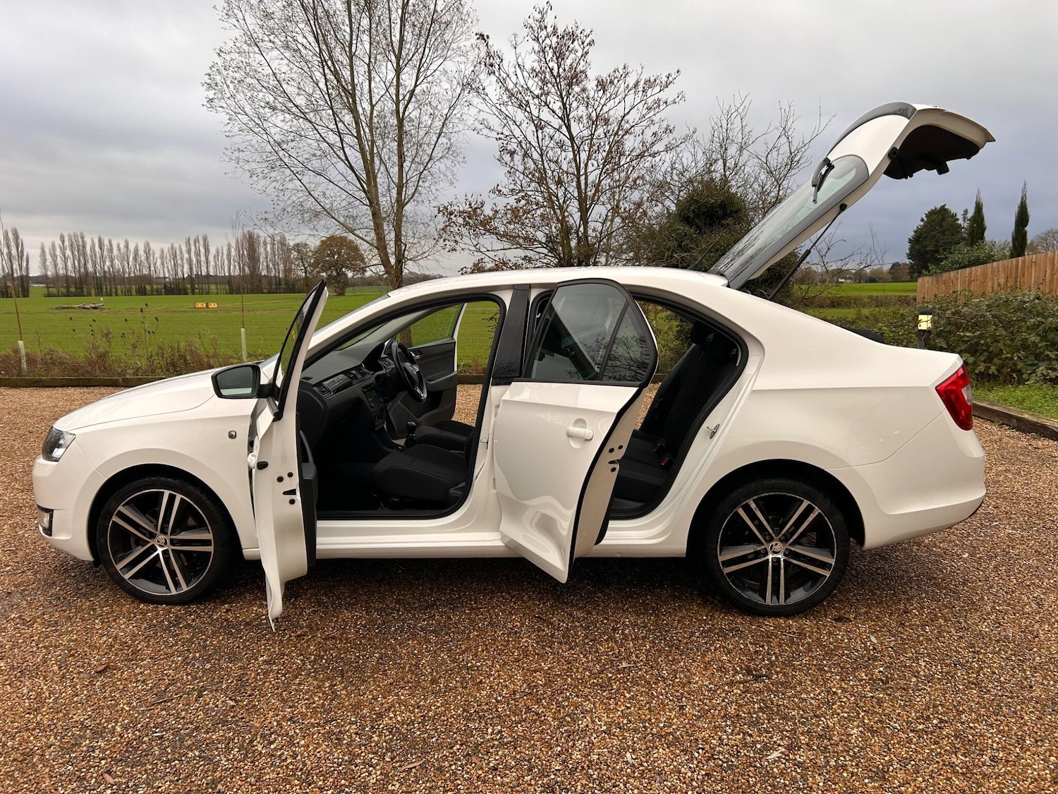 Used Skoda Rapid 2014 for sale - 76727533: Photo 32