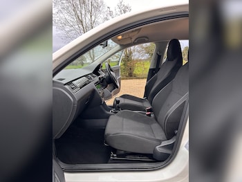 Used Skoda Rapid 2014 for sale - 76727533: Photo