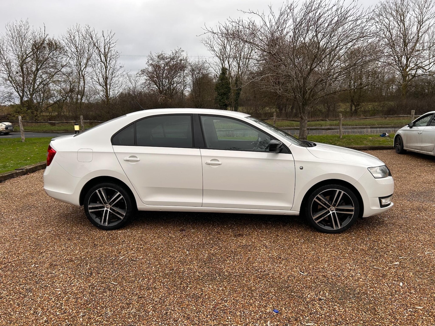 Used Skoda Rapid 2014 for sale - 76727533: Photo 9