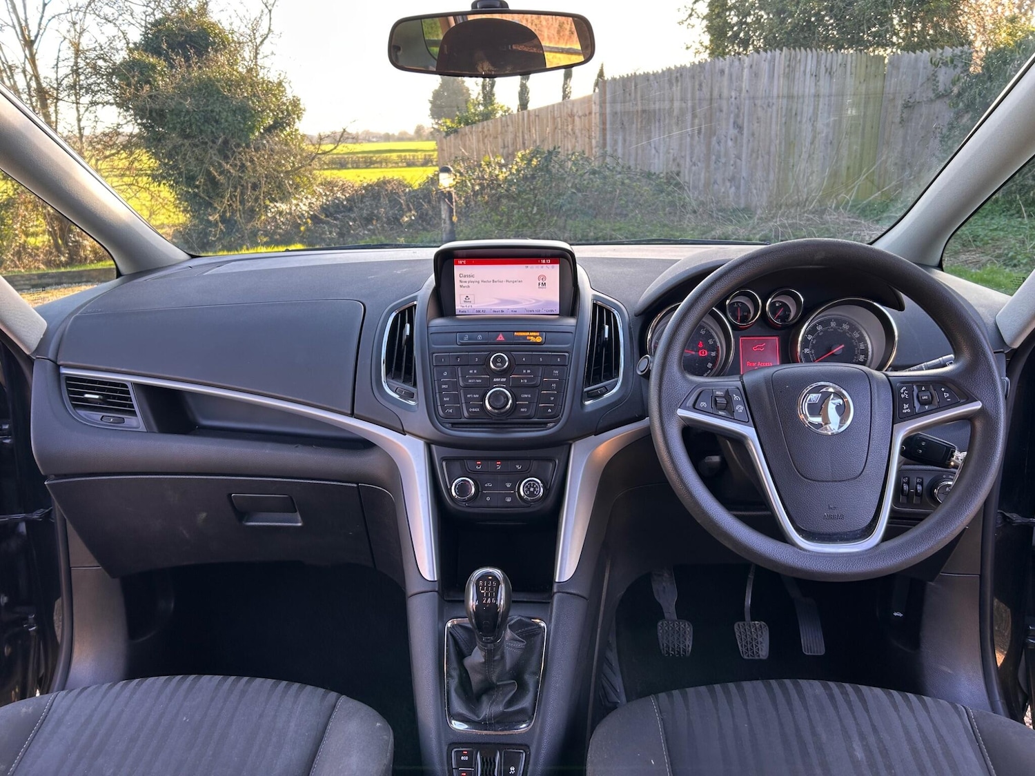 Used Vauxhall Zafira 2014 for sale - 77925240: Photo 2