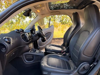 Used smart fortwo 2017 for sale - 79756189: Photo