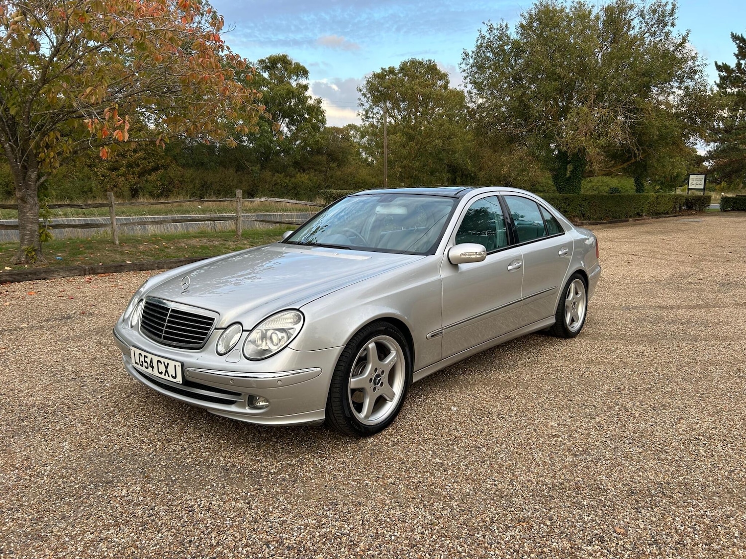 Used Mercedes-Benz E-Class 2004 for sale - 76138206: Photo 1