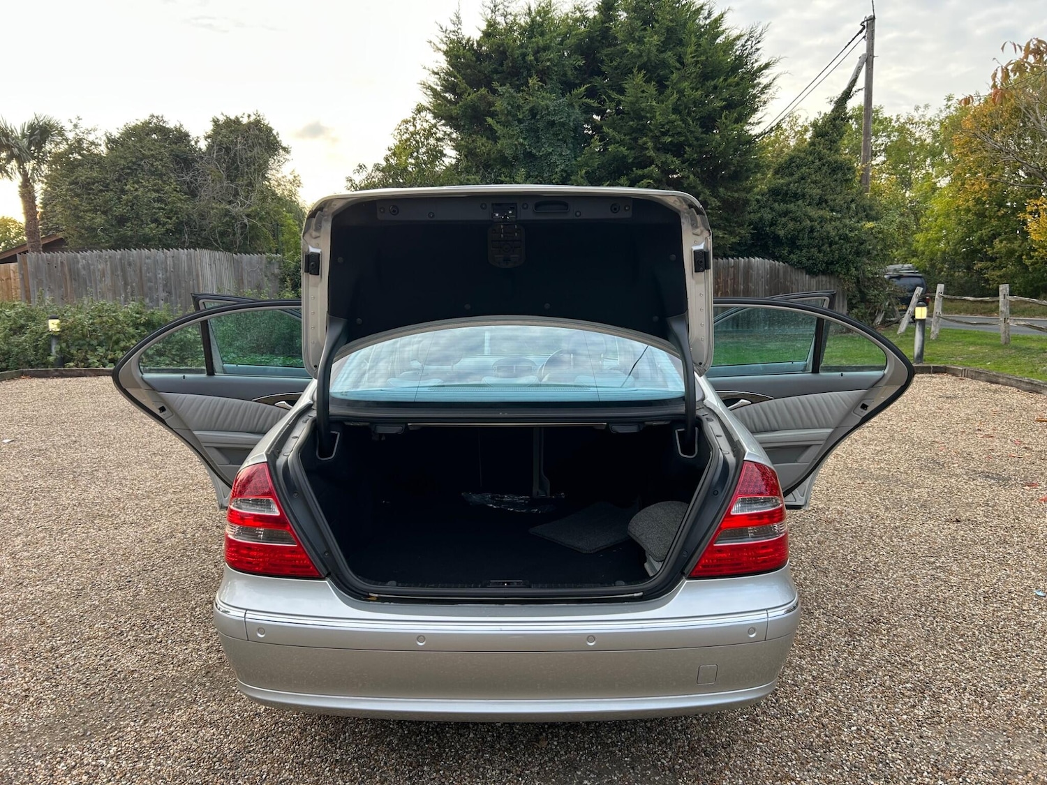 Used Mercedes-Benz E-Class 2004 for sale - 76138206: Photo 30