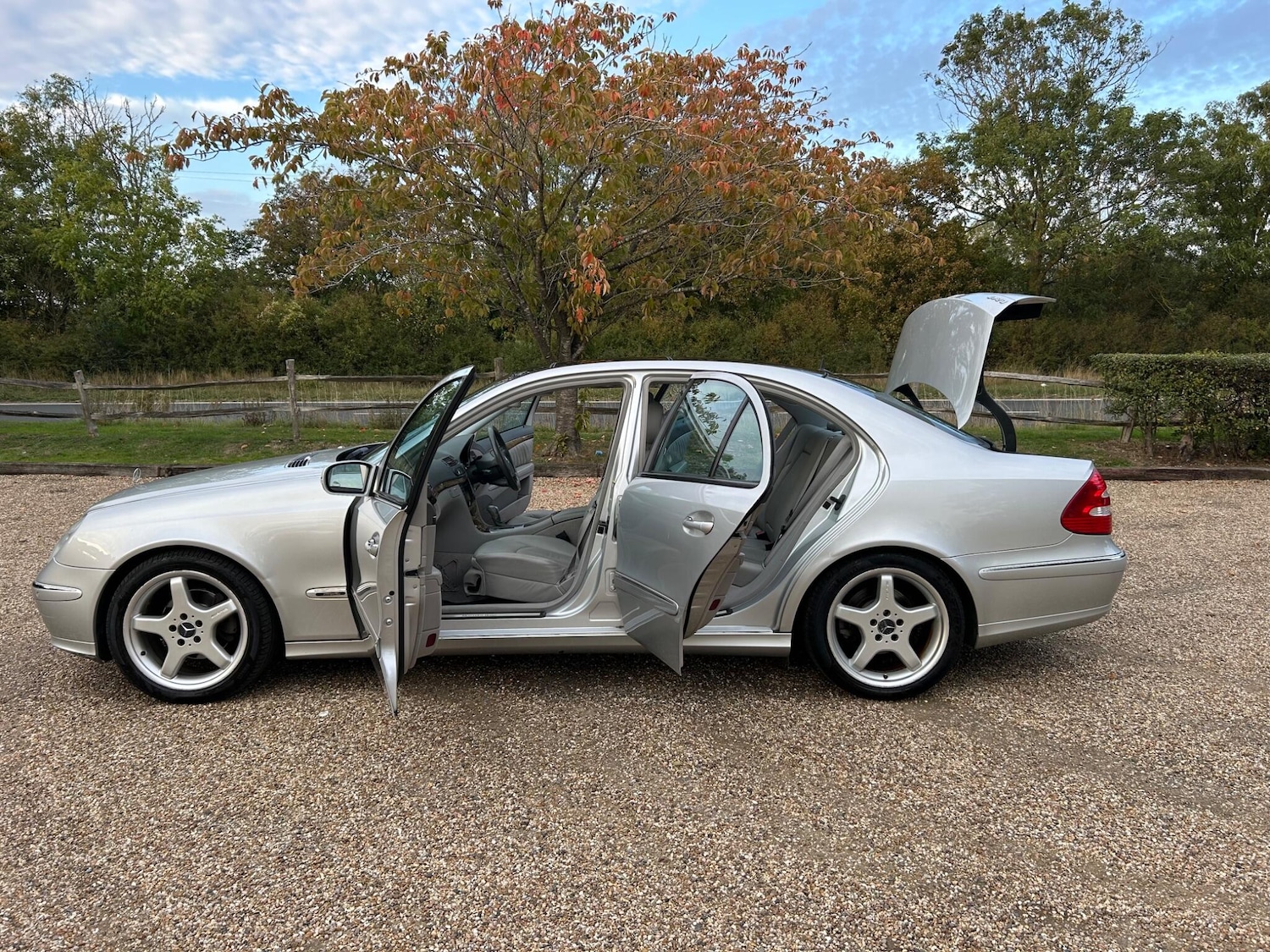 Used Mercedes-Benz E-Class 2004 for sale - 76138206: Photo 31