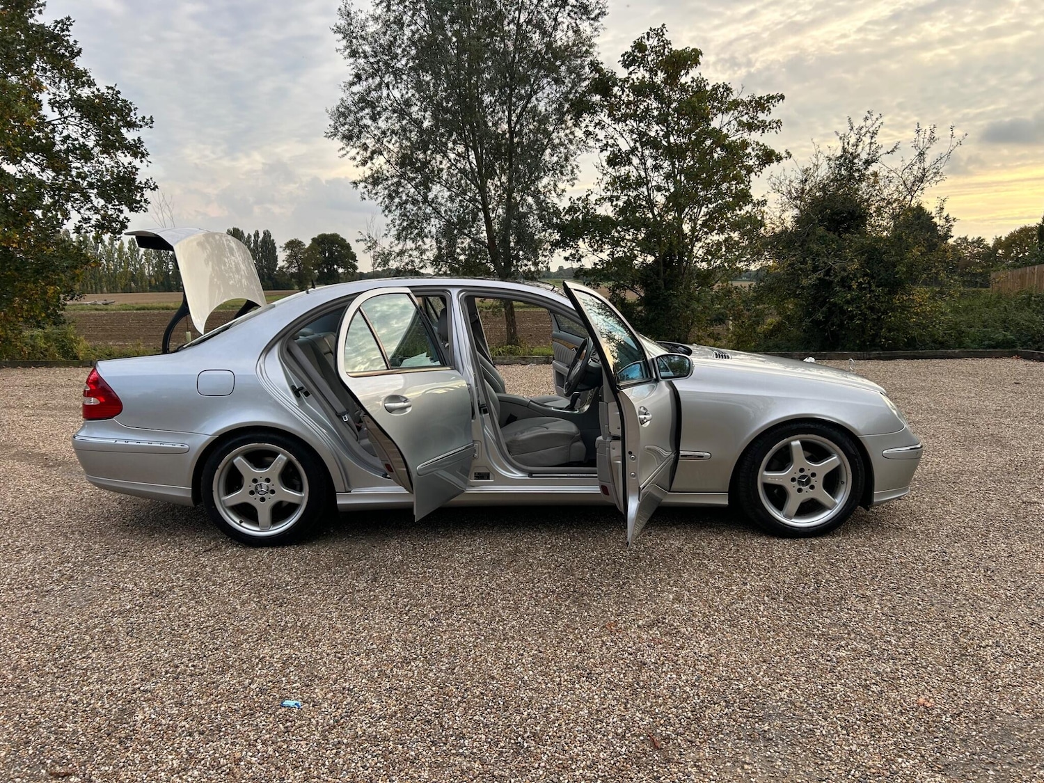 Used Mercedes-Benz E-Class 2004 for sale - 76138206: Photo 32