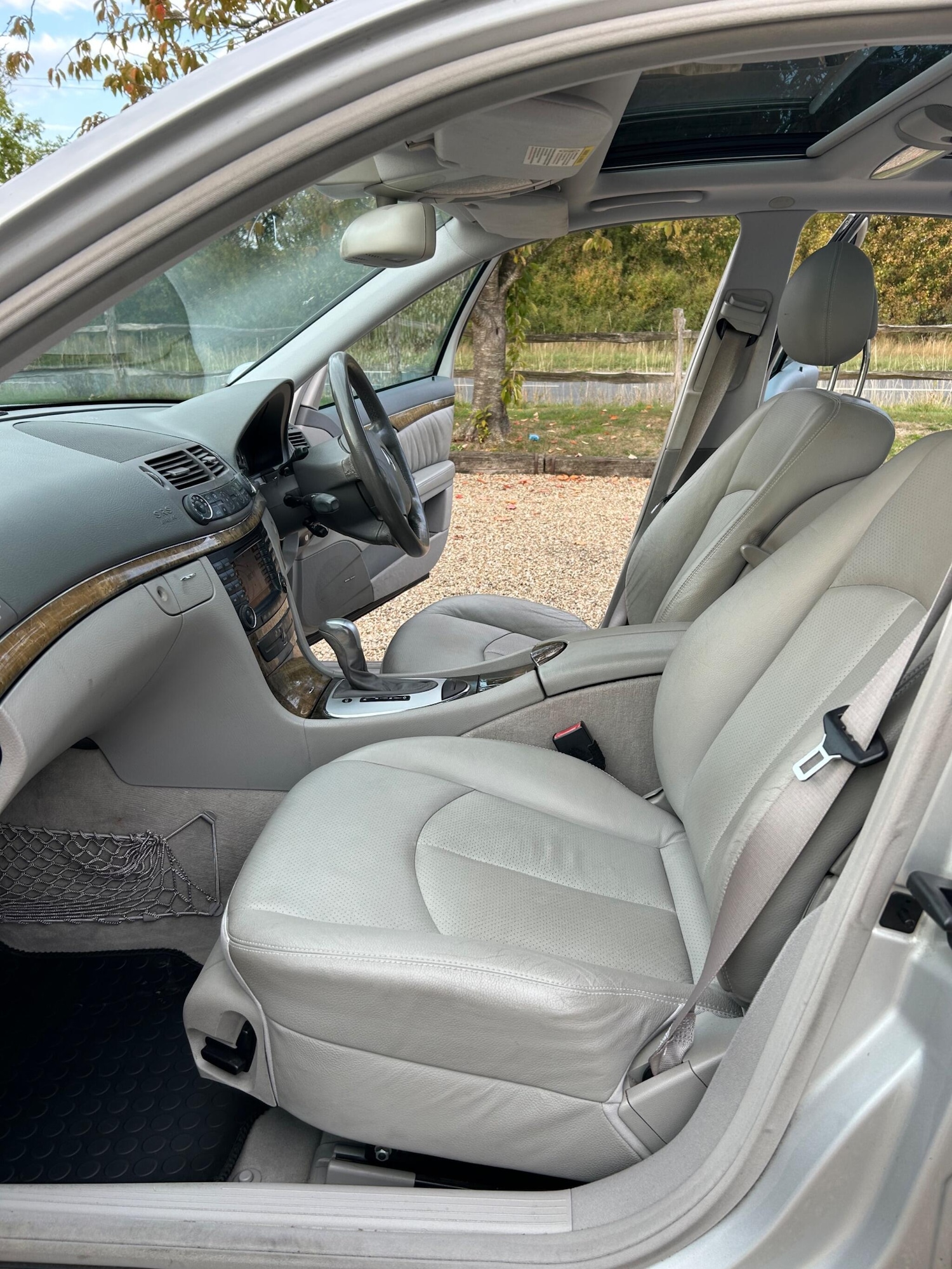 Used Mercedes-Benz E-Class 2004 for sale - 76138206: Photo 35