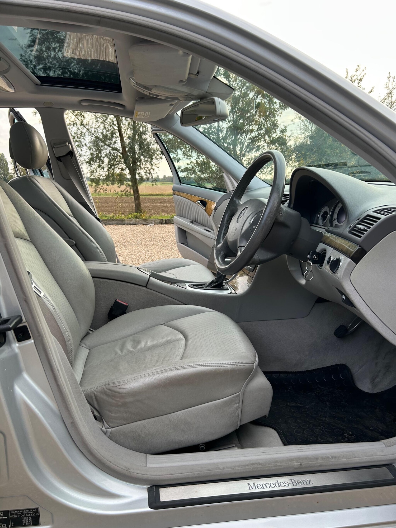 Used Mercedes-Benz E-Class 2004 for sale - 76138206: Photo 41