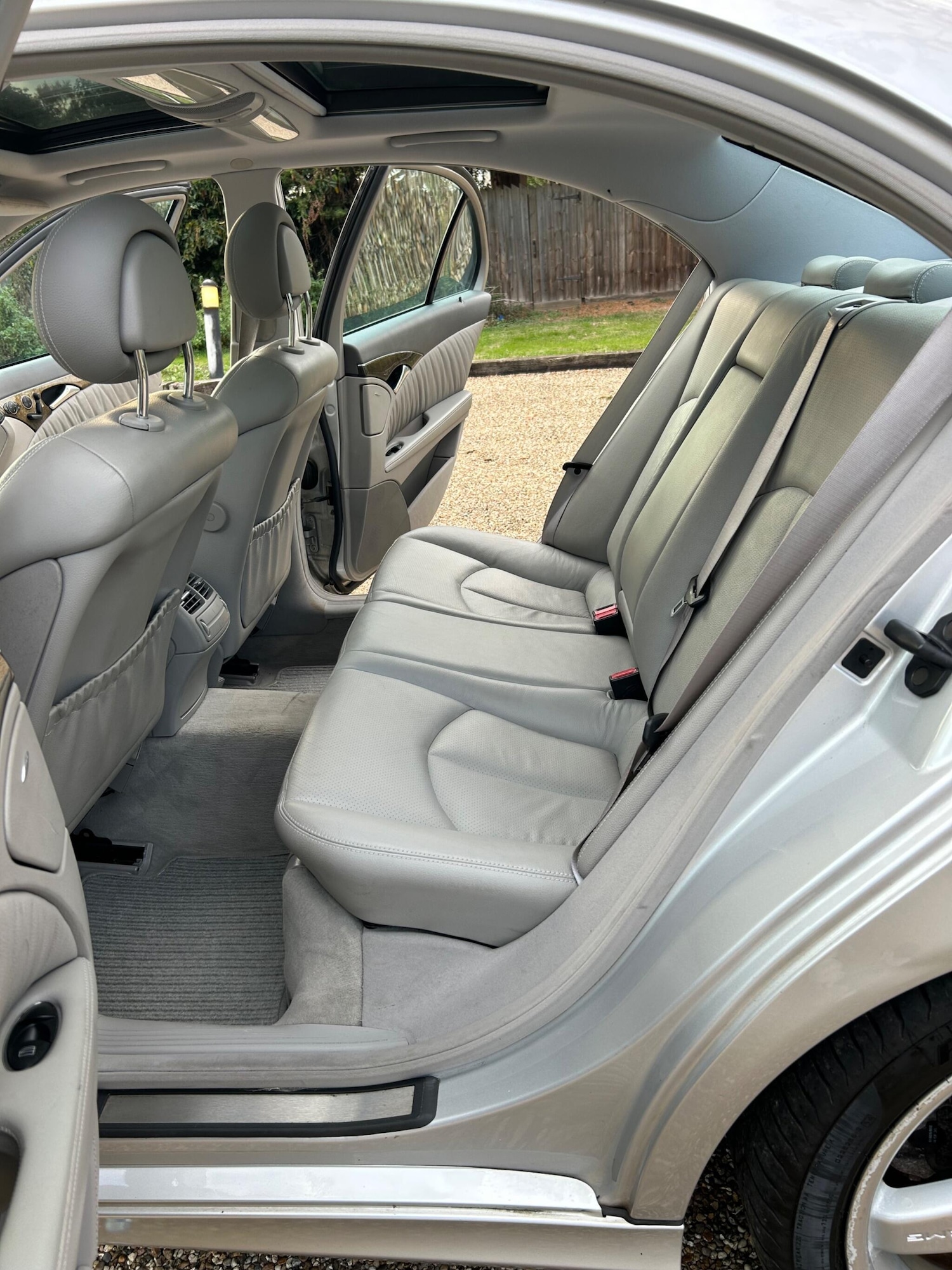 Used Mercedes-Benz E-Class 2004 for sale - 76138206: Photo 46