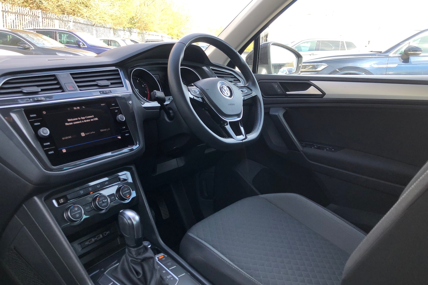 Used Volkswagen Tiguan 2020 for sale - 78105642: Photo 2