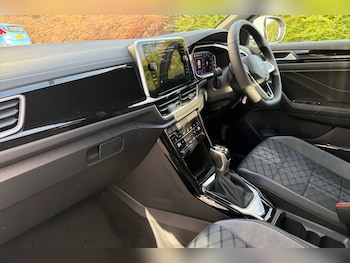 Used Volkswagen T-Roc 2025 for sale - 77560678: Photo