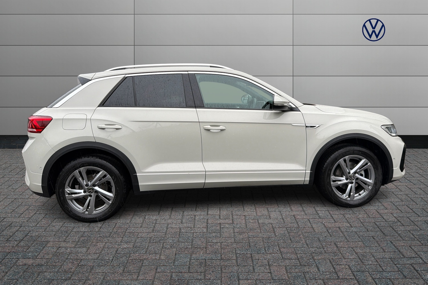 Used Volkswagen T-Roc 2025 for sale - 77515275: Photo 4