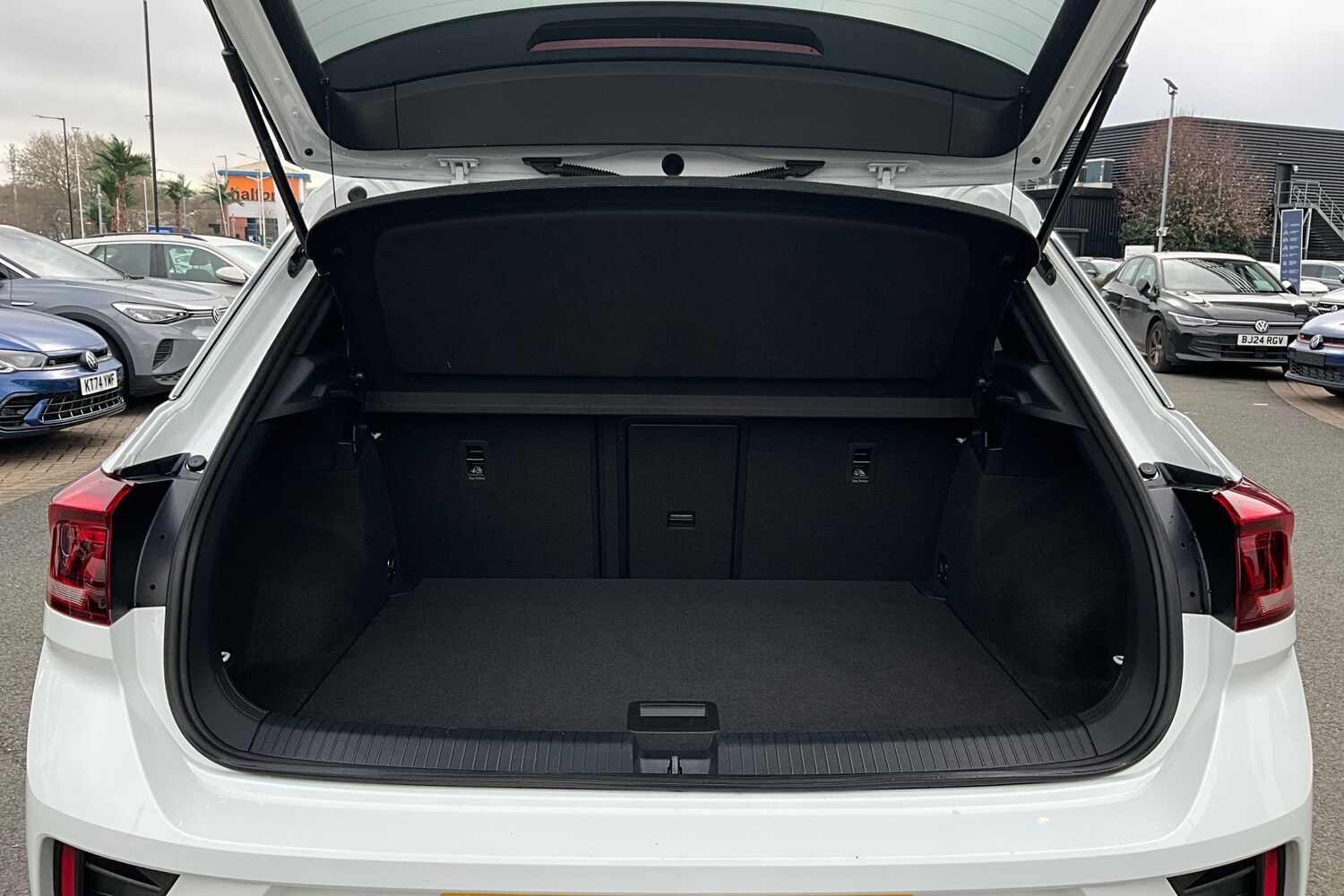 Used Volkswagen T-Roc 2022 for sale - 78008957: Photo 12