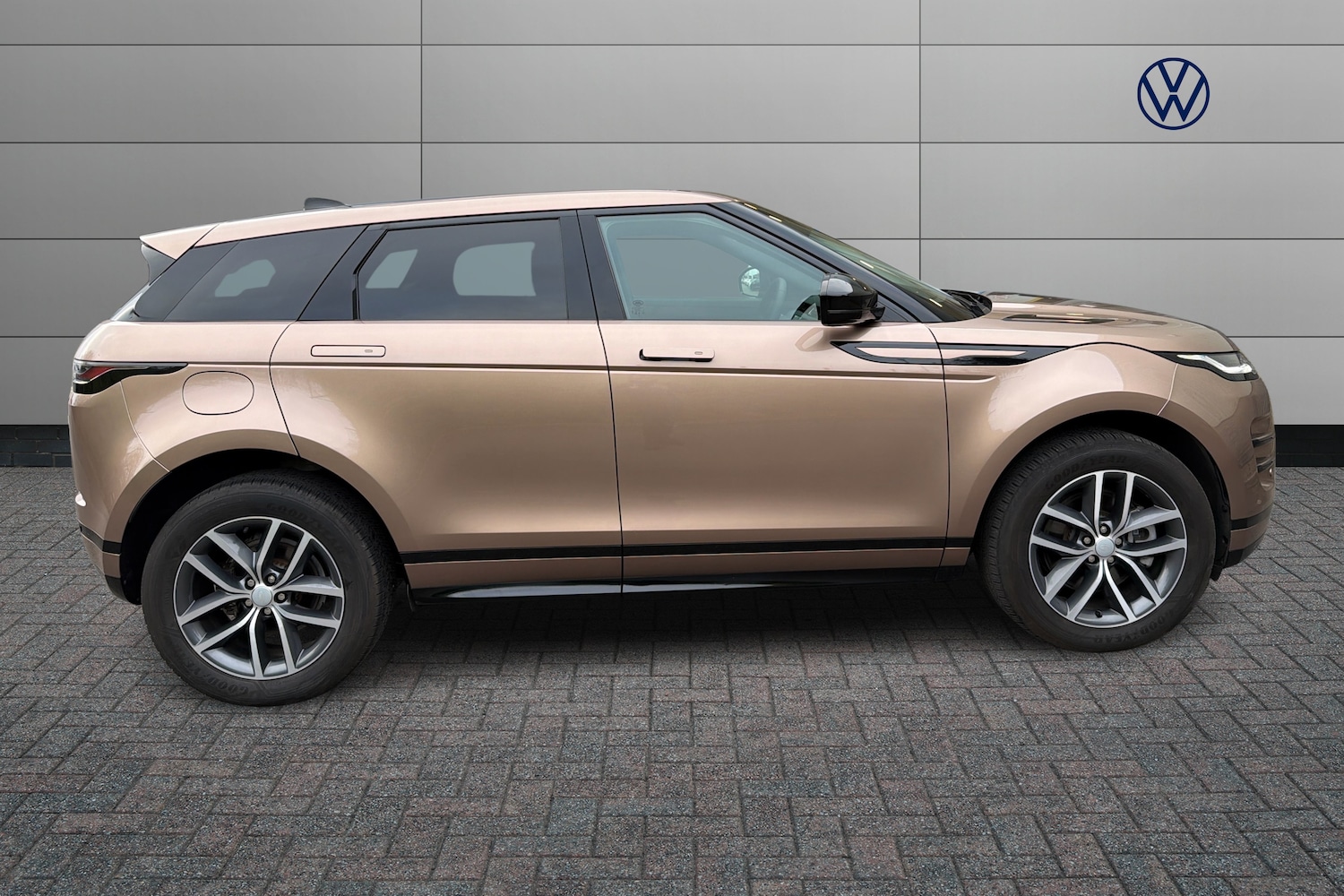 Used Land Rover Range Rover Evoque 2023 for sale - 77122354: Photo 4