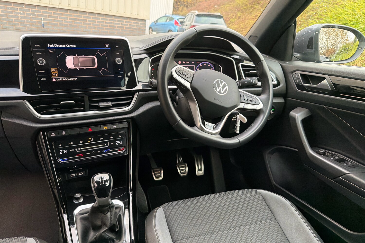 Used Volkswagen T-Roc 2023 for sale - 77239400: Photo 8