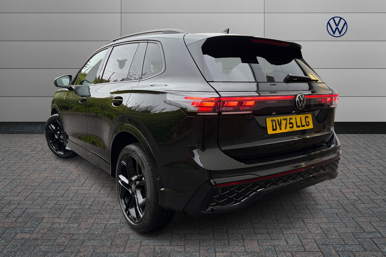 Used Volkswagen Tiguan 2025 for sale - 77618274: Photo 3