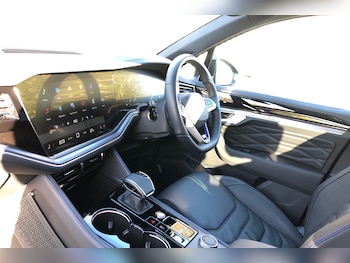 Used Volkswagen Touareg 2025 for sale - 77157735: Photo