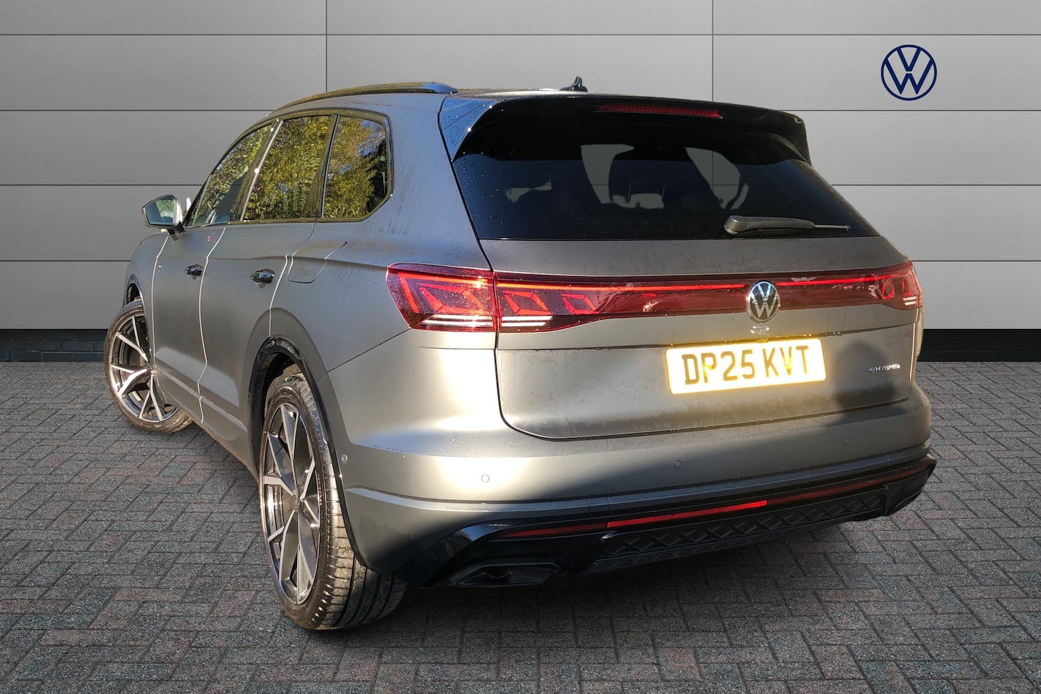 Used Volkswagen Touareg 2025 for sale - 77157735: Photo 3