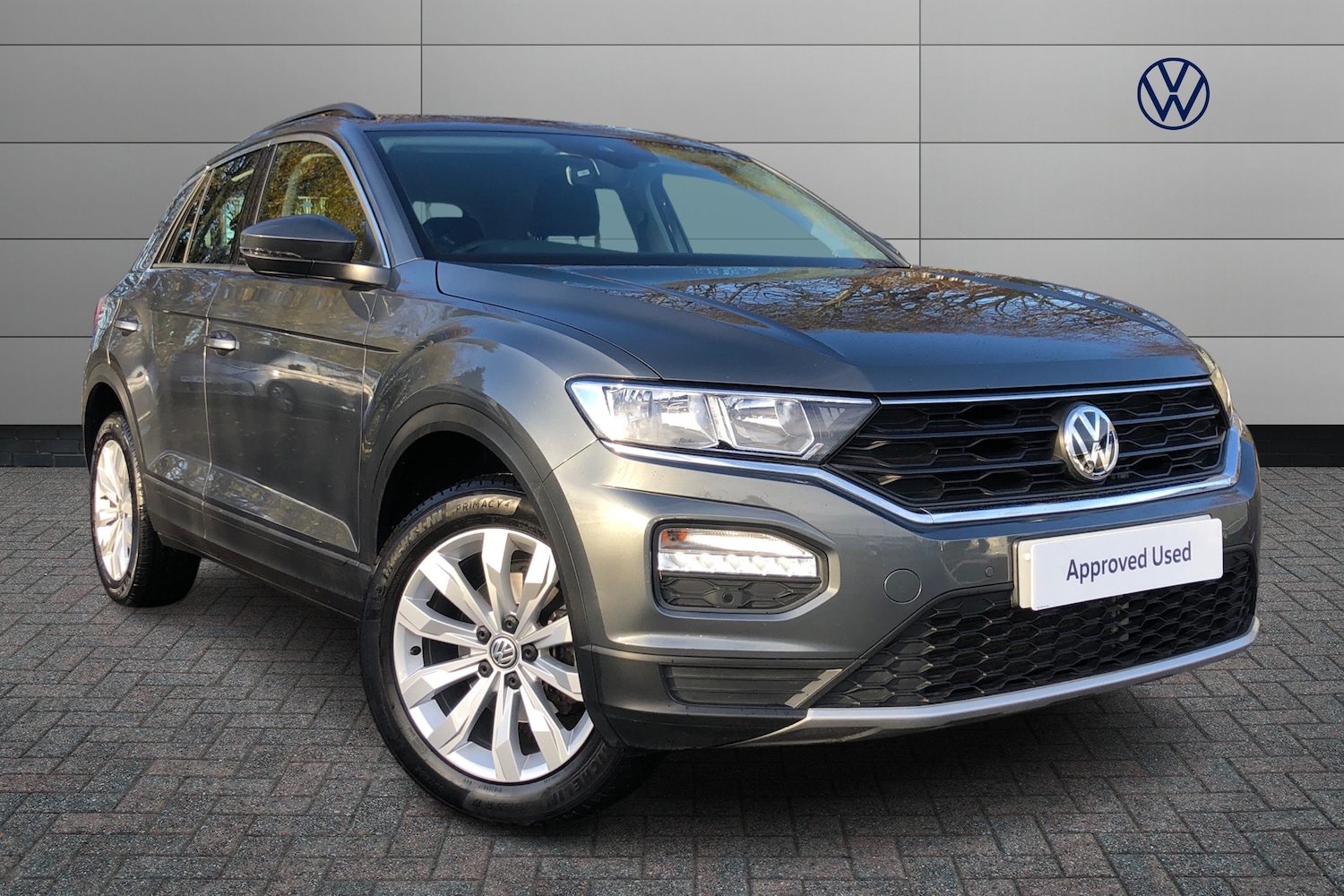 Used Volkswagen T-Roc 2020 for sale - 76942865: Photo 1