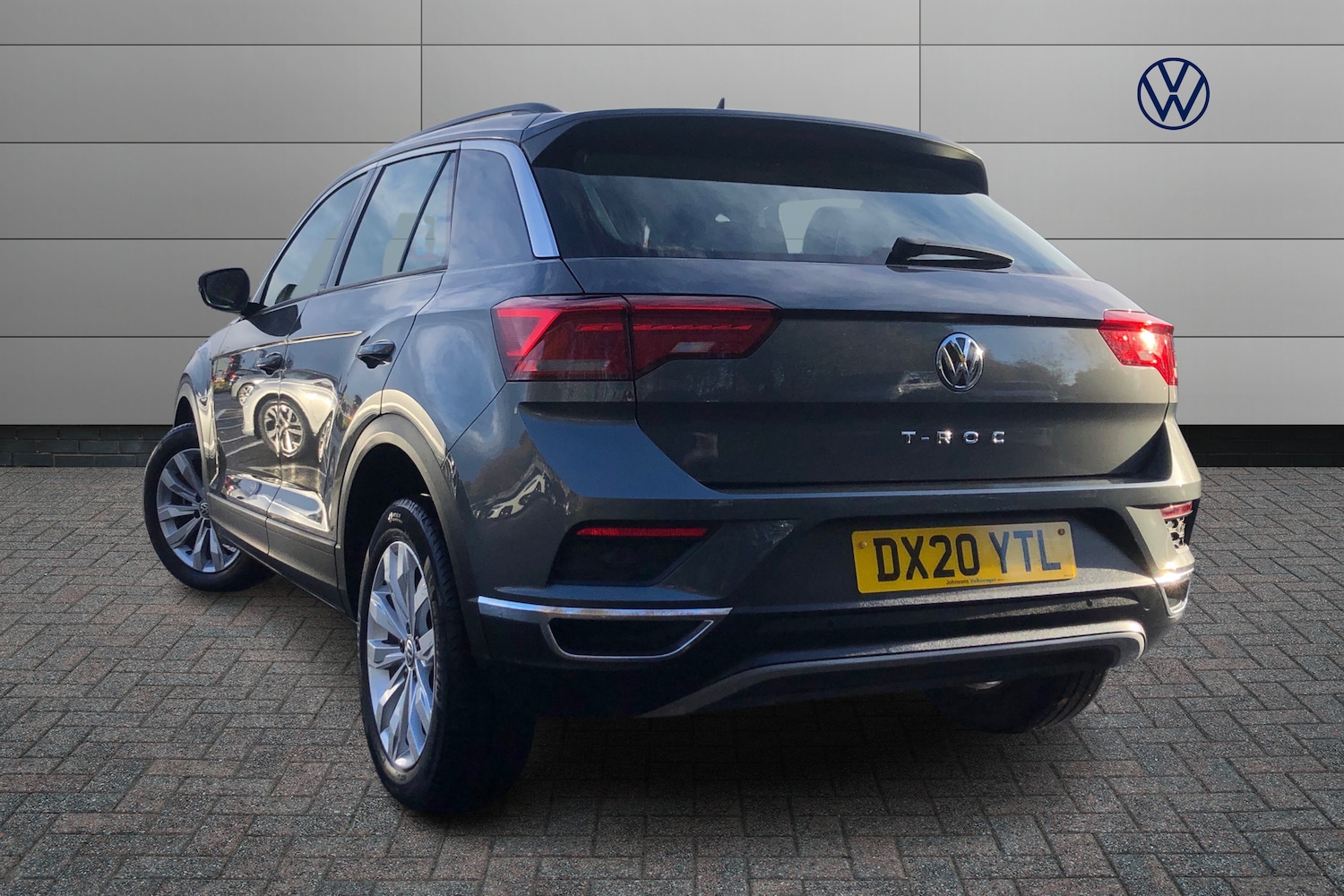Used Volkswagen T-Roc 2020 for sale - 76942865: Photo 3