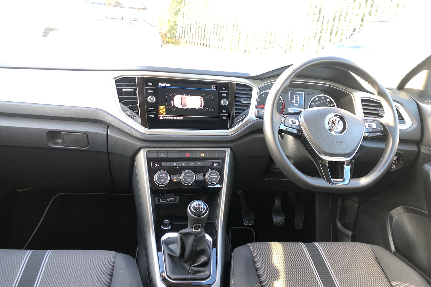 Used Volkswagen T-Roc 2020 for sale - 76942865: Photo 8