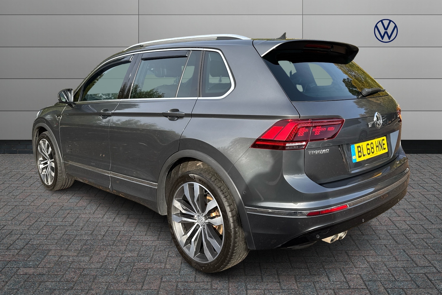 Used Volkswagen Tiguan 2019 for sale - 76673741: Photo 3