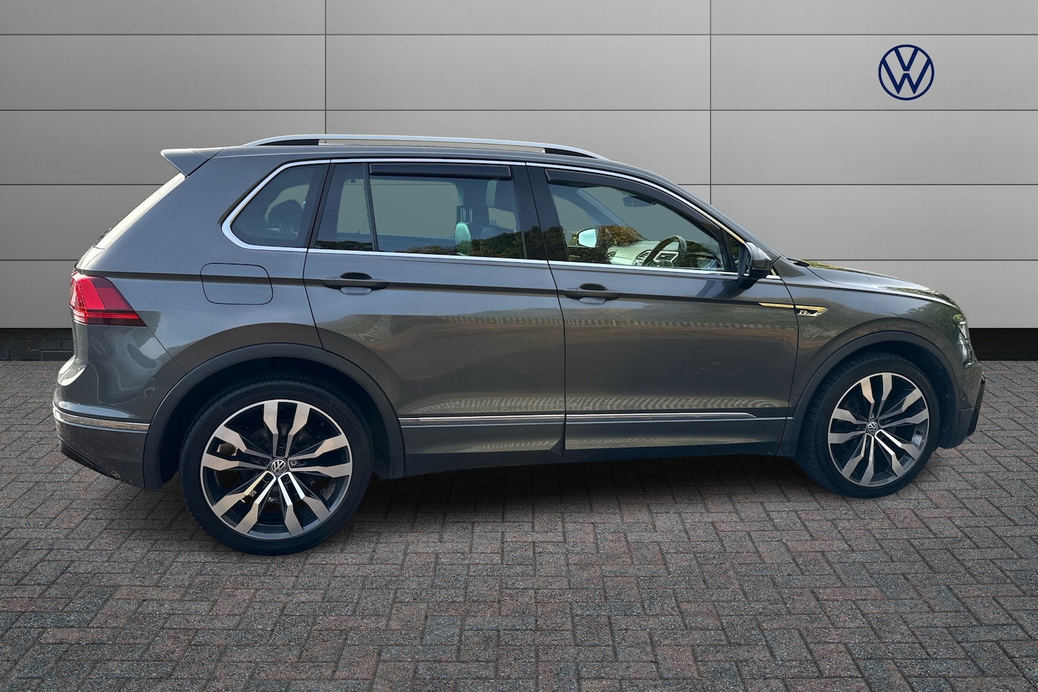 Used Volkswagen Tiguan 2019 for sale - 76673741: Photo 4