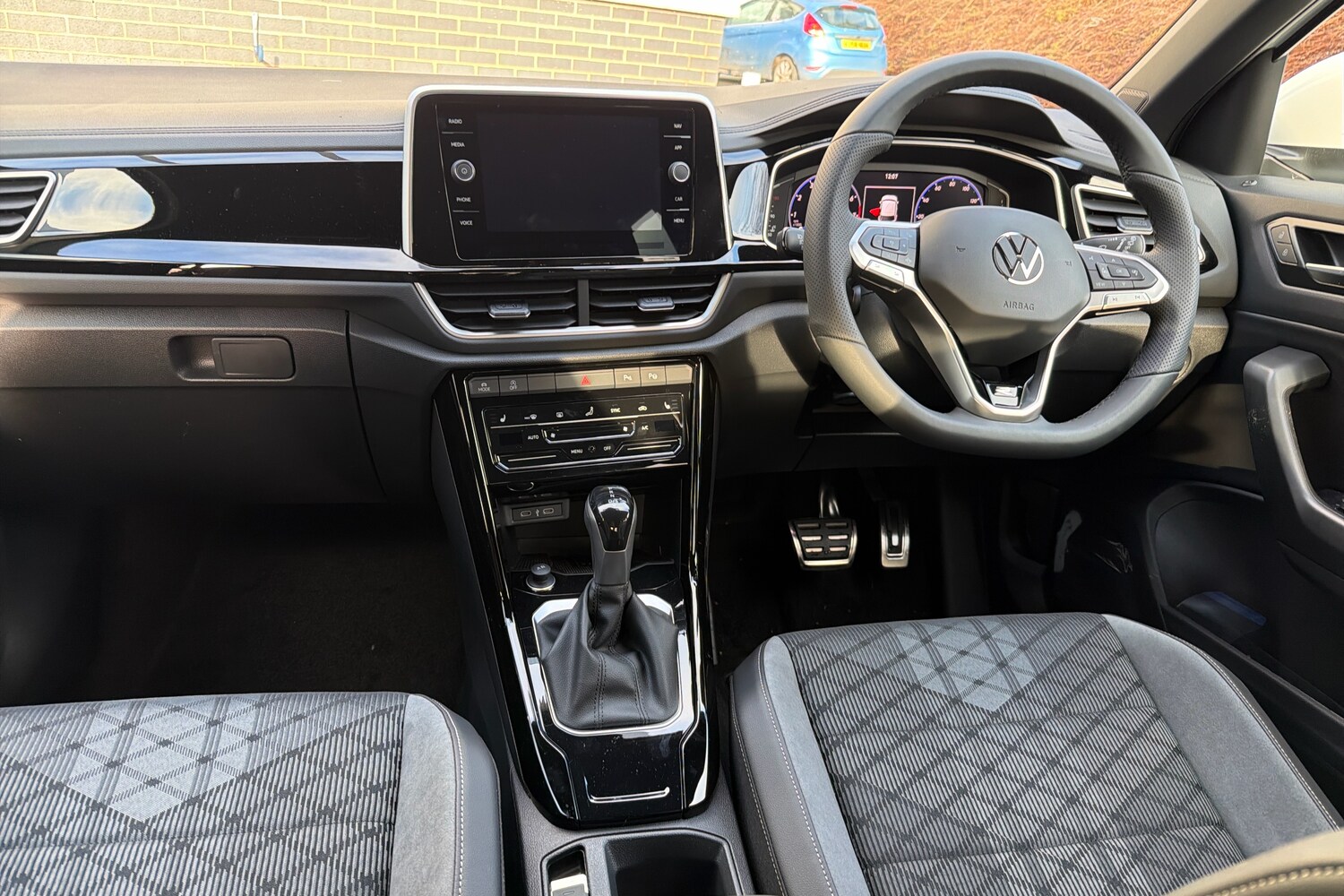 Used Volkswagen T-Roc 2025 for sale - 77498279: Photo 8