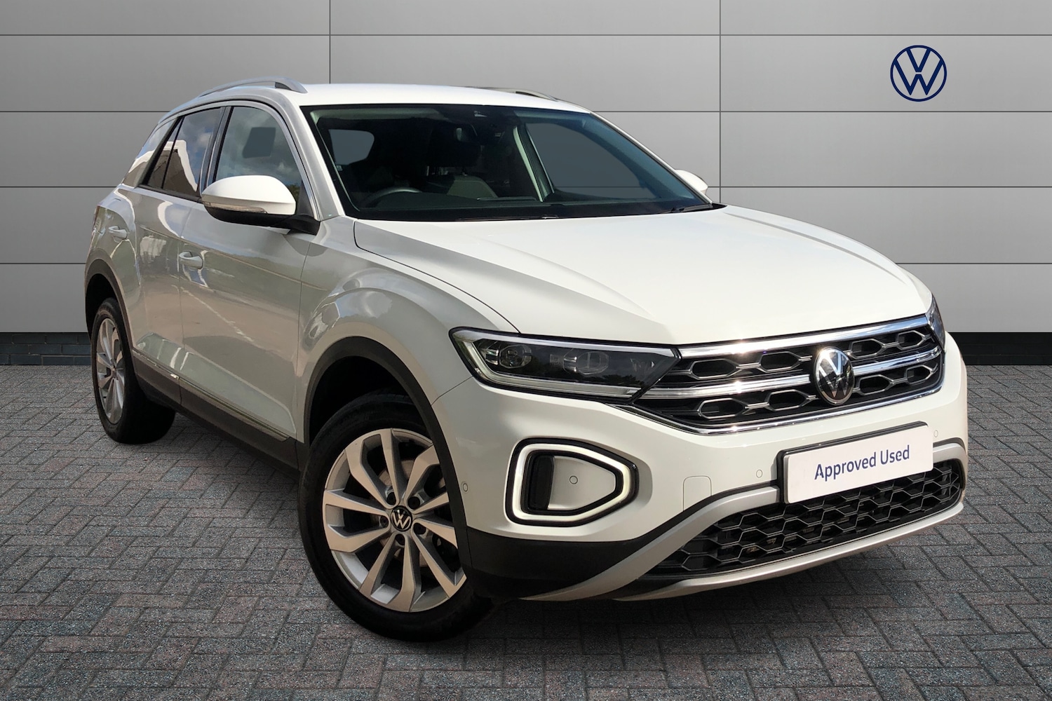 Used Volkswagen T-Roc 2023 for sale - 76676890: Photo 1