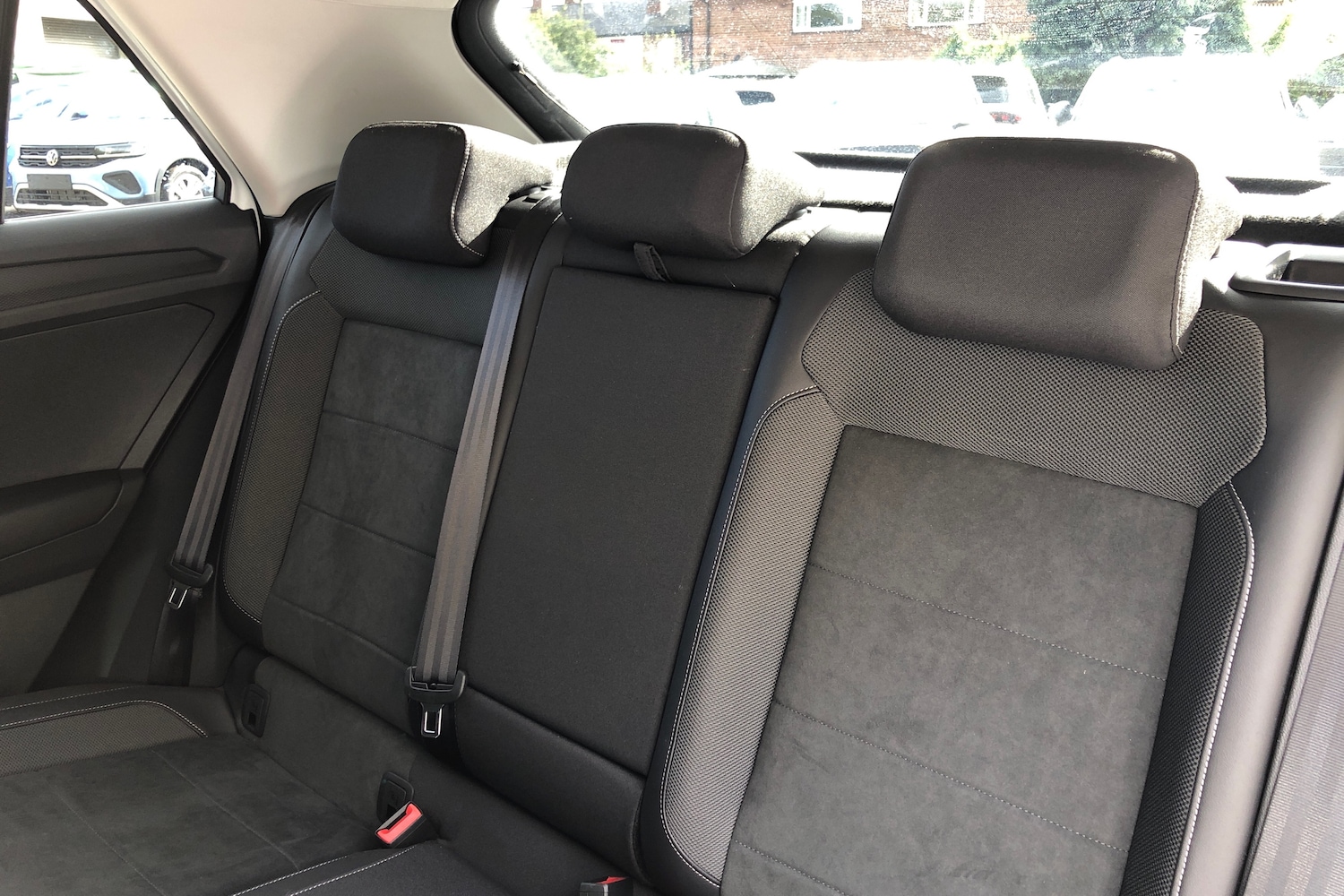 Used Volkswagen T-Roc 2023 for sale - 76676890: Photo 11