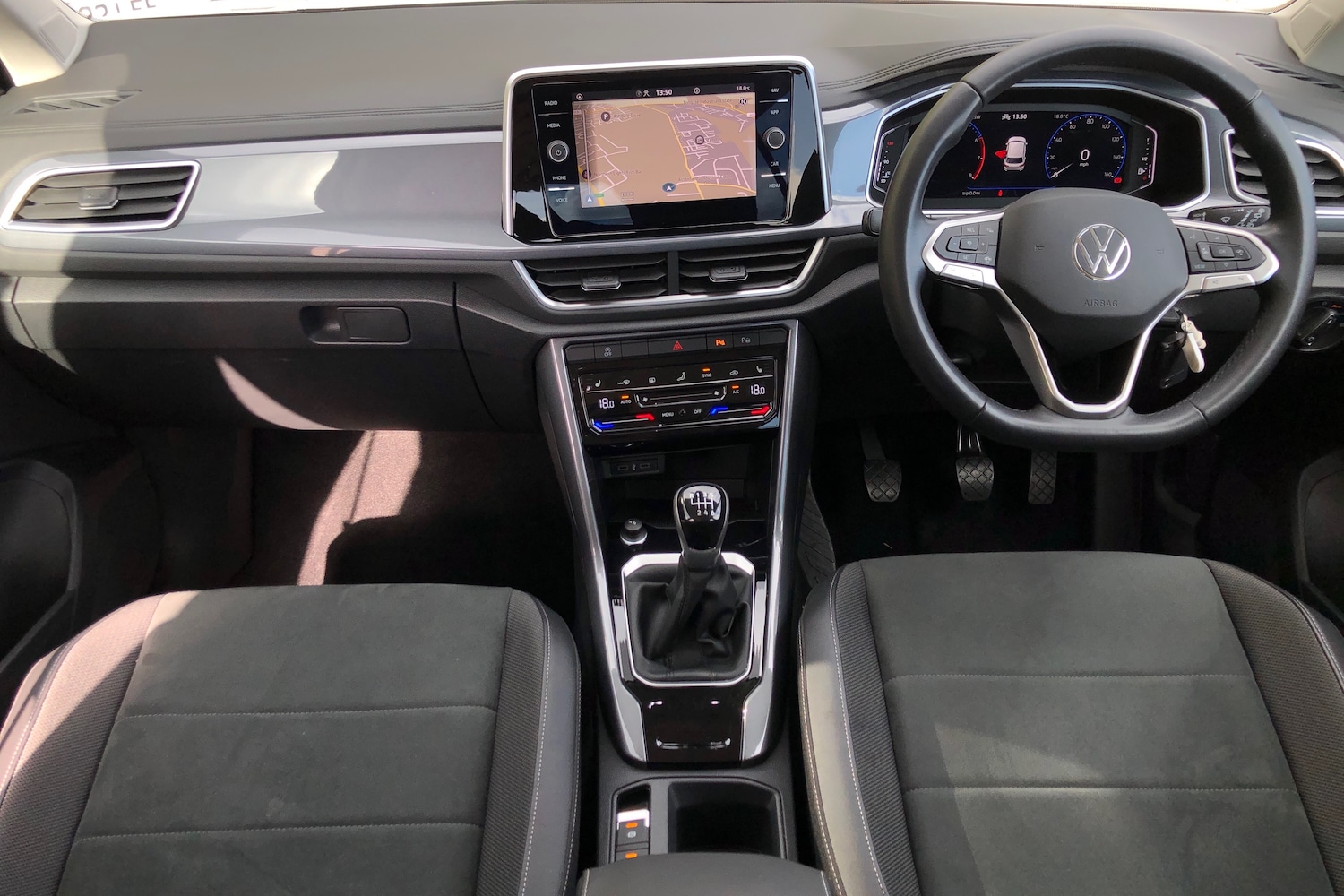 Used Volkswagen T-Roc 2023 for sale - 76676890: Photo 8