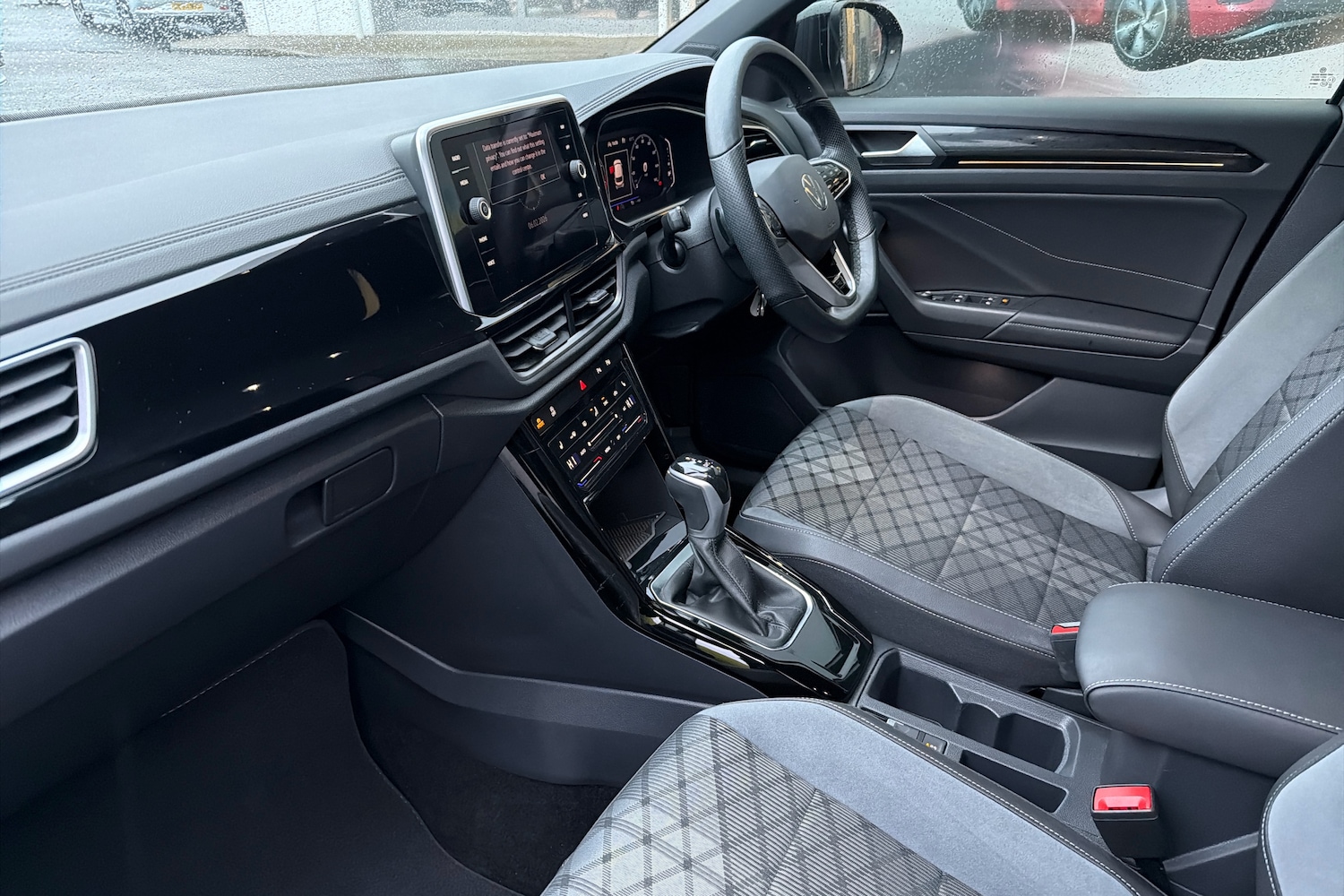 Used Volkswagen T-Roc 2022 for sale - 77501054: Photo 2