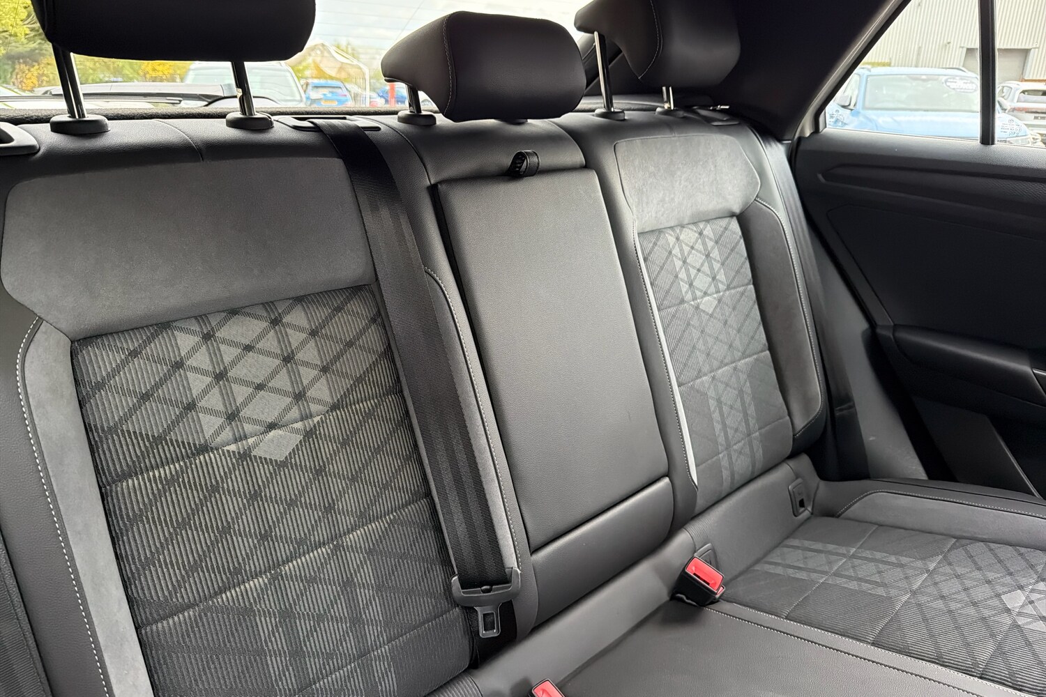 Used Volkswagen T-Roc 2022 for sale - 77067608: Photo 11