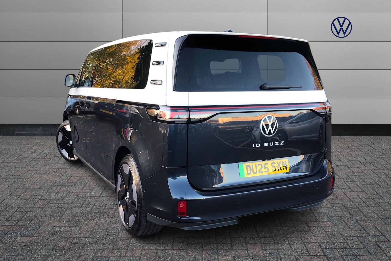 Used Volkswagen ID.Buzz 2025 for sale - 76679111: Photo 3