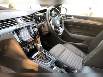 Used Volkswagen Passat 2018 for sale - 76673562: Photo