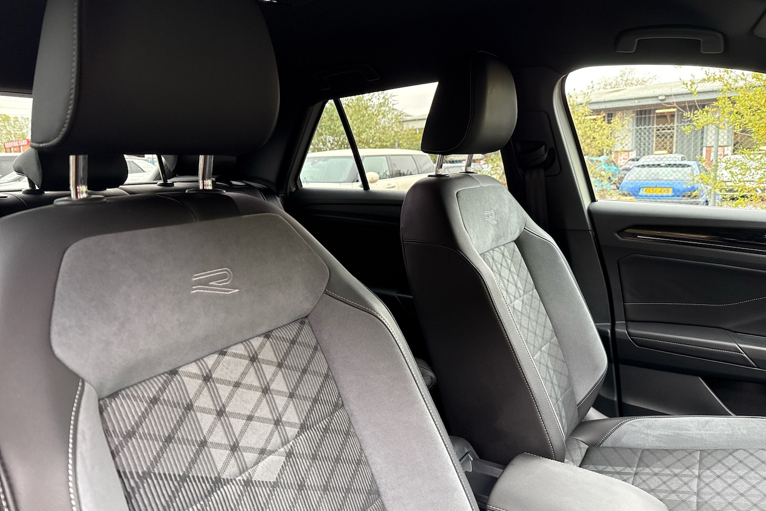 Used Volkswagen T-Roc 2022 for sale - 76674967: Photo 16