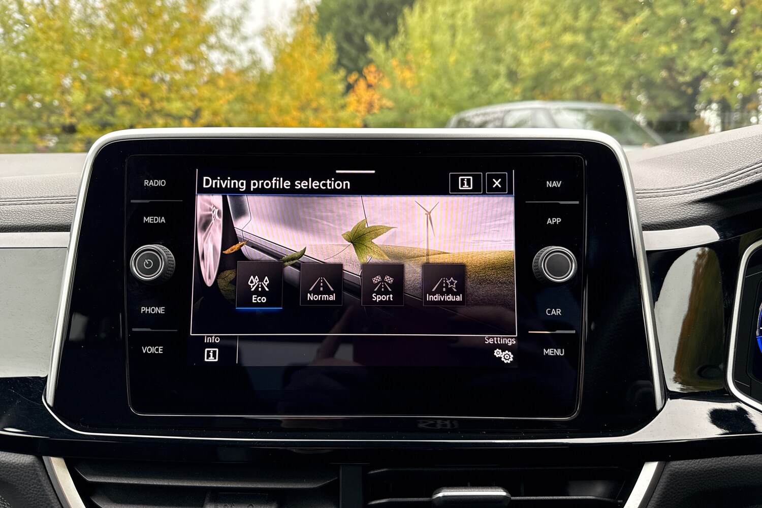 Used Volkswagen T-Roc 2022 for sale - 76674967: Photo 21