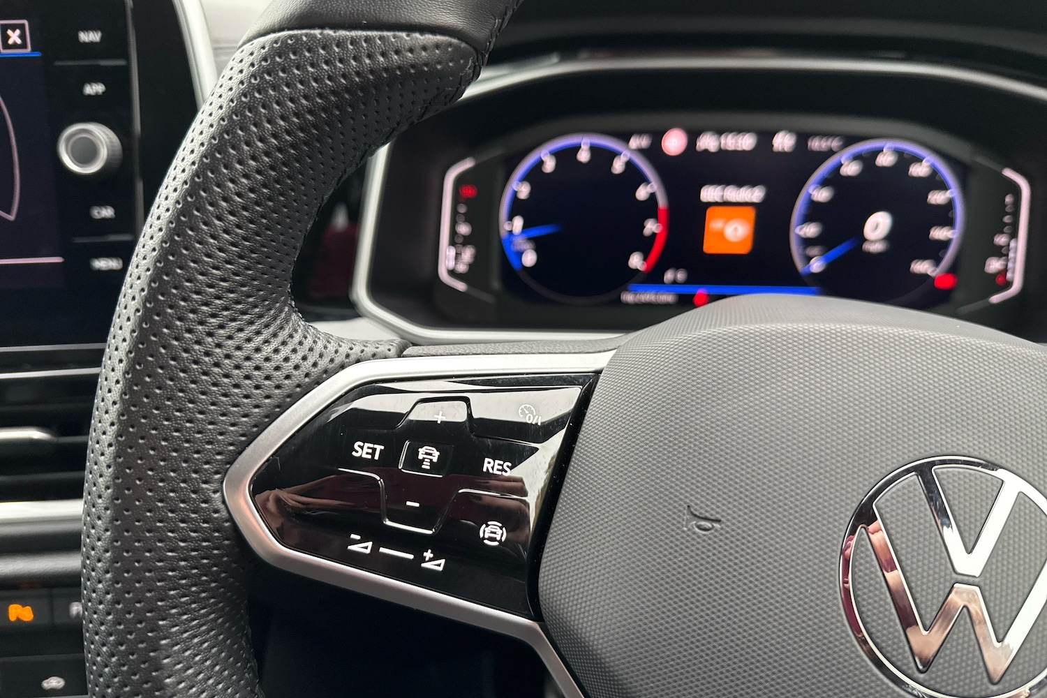 Used Volkswagen T-Roc 2022 for sale - 76674967: Photo 23