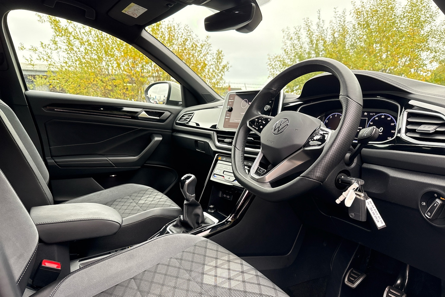 Used Volkswagen T-Roc 2022 for sale - 76674967: Photo 6