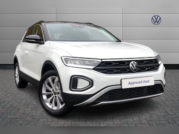 Used Volkswagen T-Roc 2025 for sale - 77042702: Photo