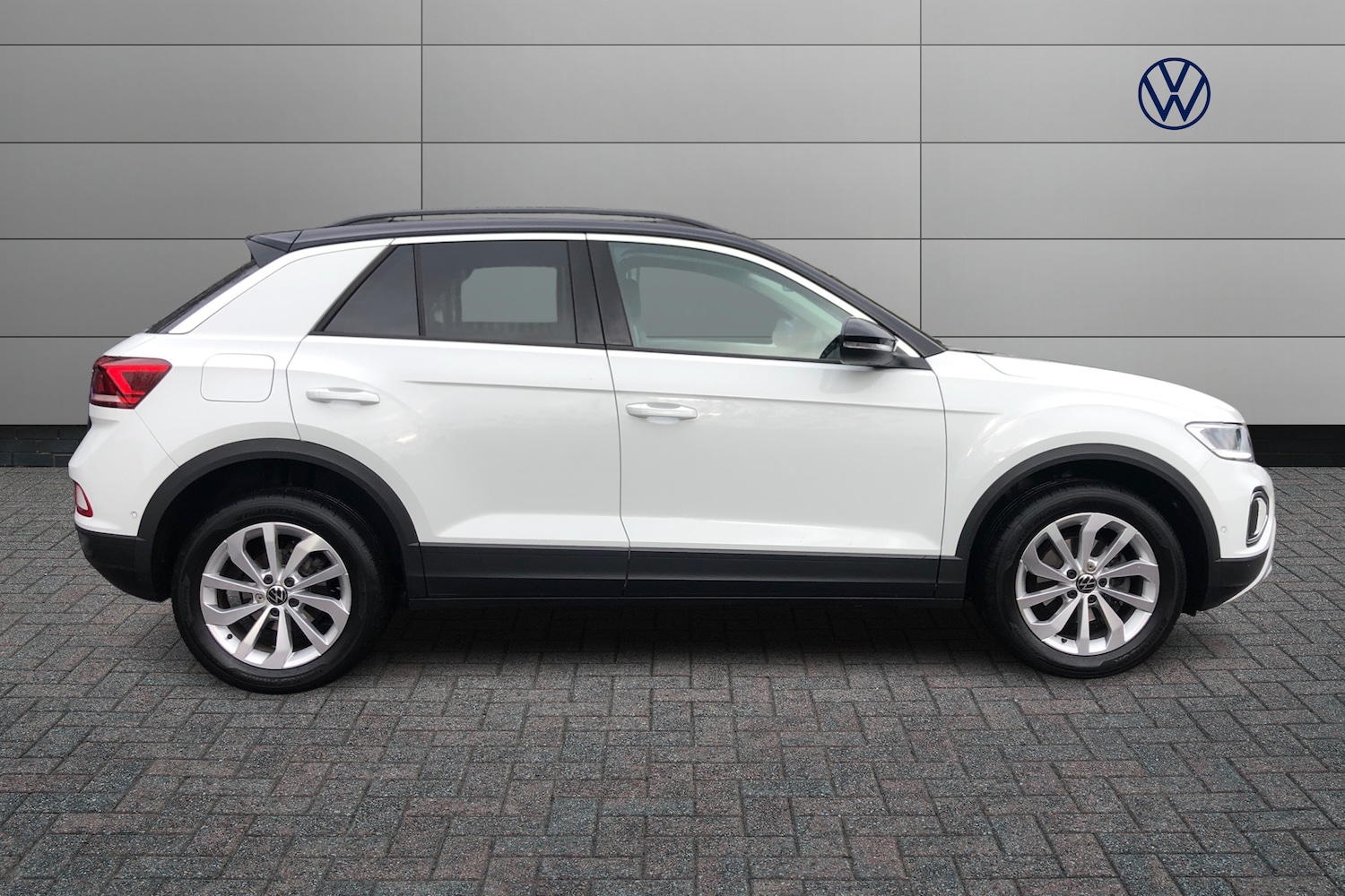 Used Volkswagen T-Roc 2025 for sale - 77042702: Photo 4
