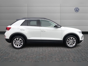 Used Volkswagen T-Roc 2025 for sale - 77042702: Photo