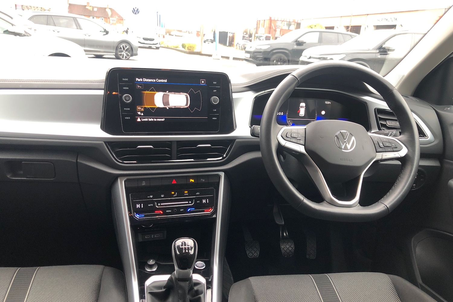 Used Volkswagen T-Roc 2025 for sale - 77042702: Photo 8